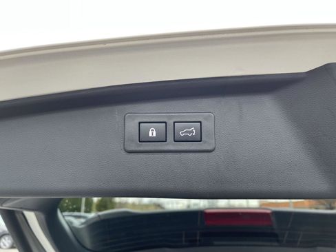 Used 2024 Subaru Outback Premium image 19