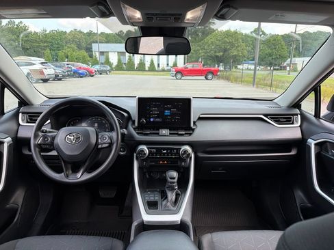 Used 2025 Toyota RAV4 XLE w/ Convenience Package AWD/4WD image 8