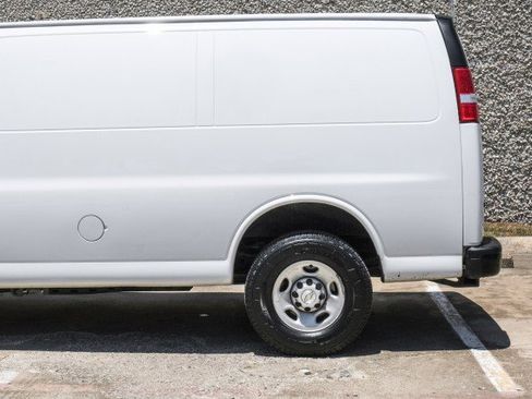 Used 2023 Chevrolet Express 3500 w/ Driver Convenience Package RWD image 17