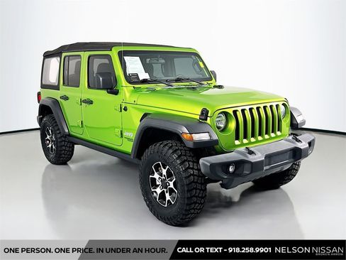 Used 2018 Jeep Wrangler Unlimited Sport AWD/4WD image 3