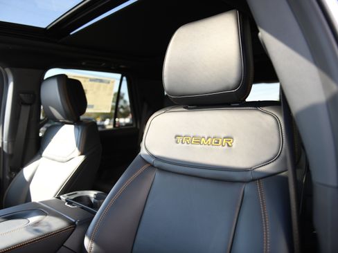 New 2026 Ford Expedition Tremor image 25