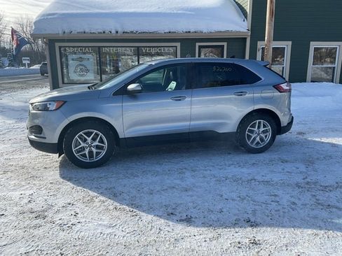 Used 2024 Ford Edge SEL image 2