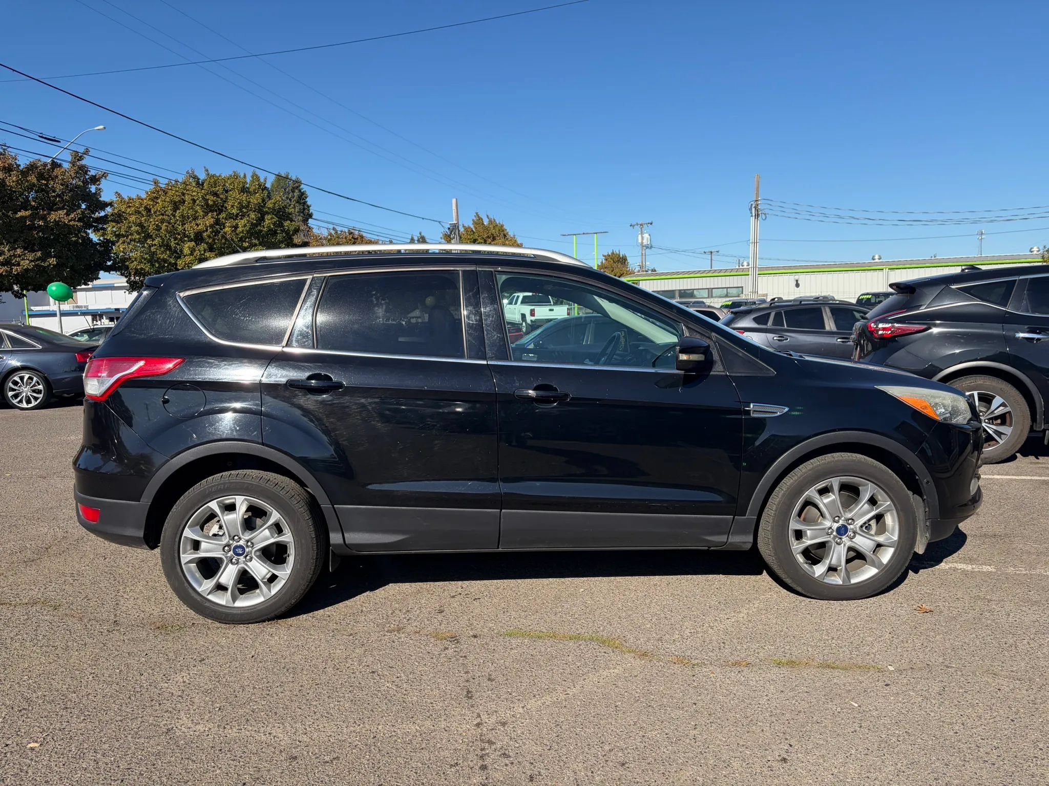 Used 2016 Ford Escape Titanium w/ Equipment Group 301A AWD/4WD image 2