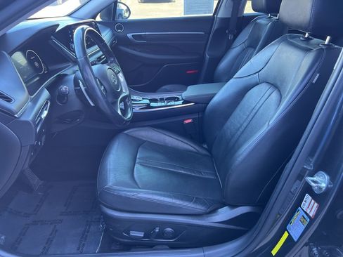 Used 2021 Hyundai Sonata Limited w/ Preferred Accessory Package image 9