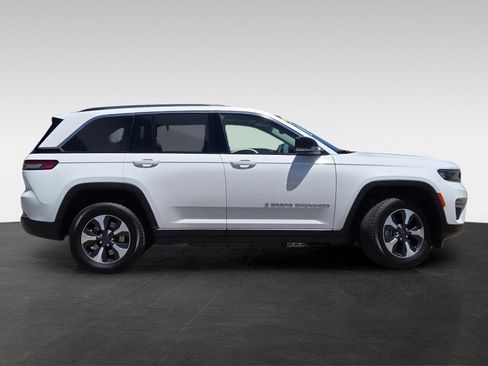 Used 2024 Jeep Grand Cherokee Limited 4xe AWD/4WD image 3