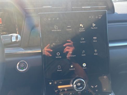 Used 2025 GMC Terrain Elevation image 18