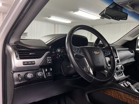 Used 2019 Chevrolet Suburban Premier w/ Premier Plus Edition AWD/4WD image 10