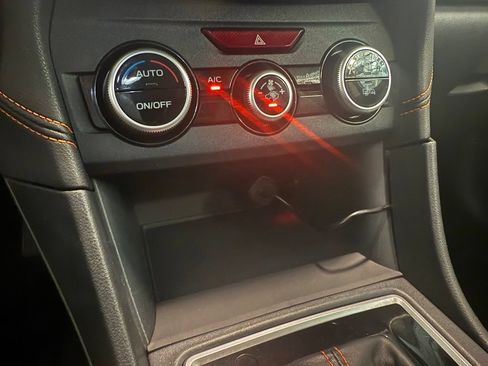Used 2019 Subaru Crosstrek 2.0i Limited w/ Moonroof Package w/Navigation AWD/4WD image 13