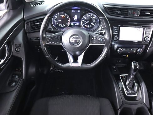 Used 2020 Nissan Rogue SV w/ Premium Package FWD image 32