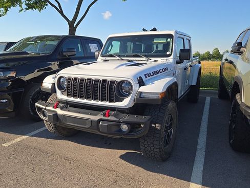 Used 2024 Jeep Gladiator Rubicon AWD/4WD image 1