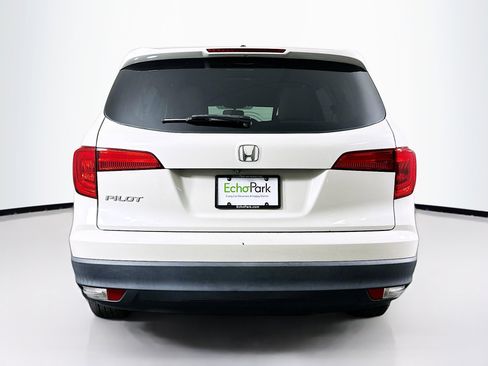 Used 2017 Honda Pilot EX image 7