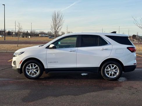 Used 2024 Chevrolet Equinox LT image 36