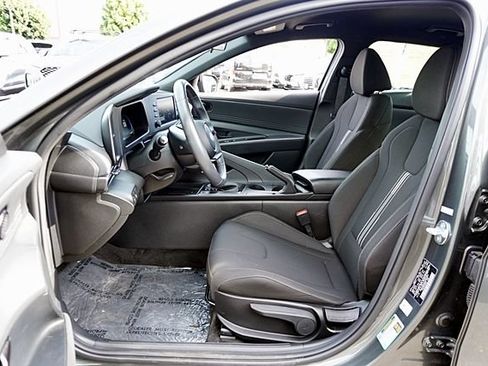 Used 2025 Hyundai Elantra Sport w/ Cargo Package FWD image 13