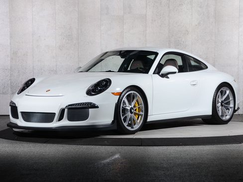 Used 2016 Porsche 911 R image 12