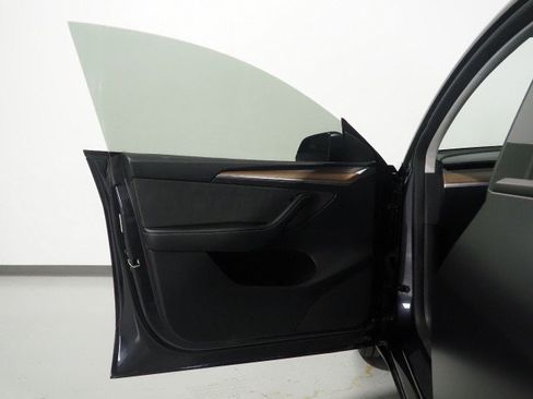 Used 2024 Tesla Model Y 2WD image 52
