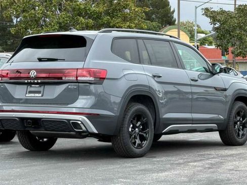 New 2026 Volkswagen Atlas Peak Edition AWD/4WD image 4