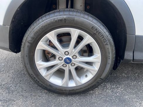 Used 2019 Ford Escape SE FWD image 19