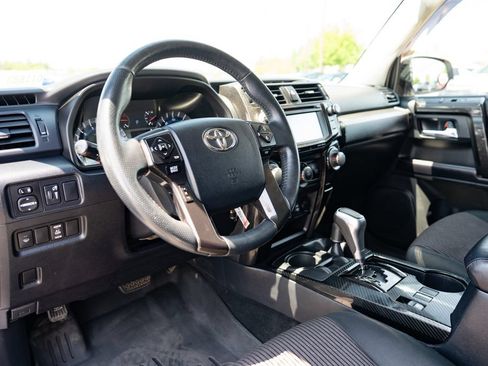 Used 2018 Toyota 4Runner TRD Off-Road AWD/4WD image 23