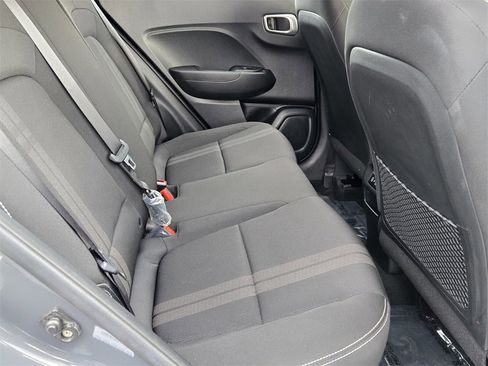 Certified 2025 Hyundai Venue SEL image 15