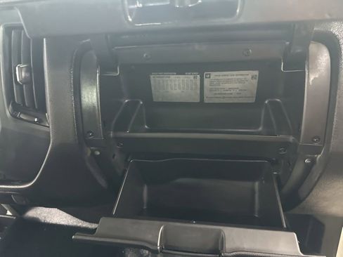 Used 2016 Chevrolet Silverado 2500 W/T w/ WT Convenience Package AWD/4WD image 17