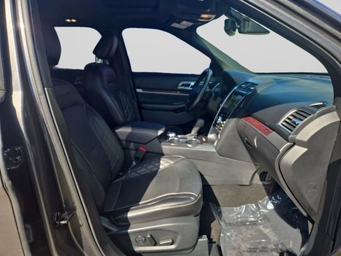 Used 2019 Ford Explorer Platinum AWD/4WD image 37