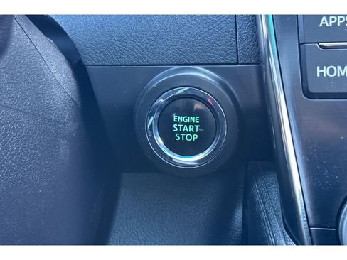 Used 2014 Toyota Camry SE image 24