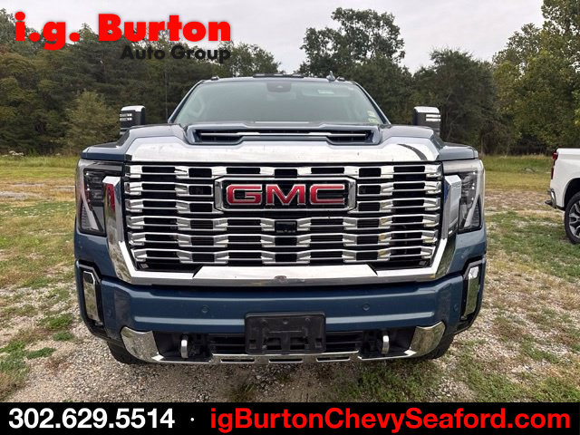 Used 2025 GMC Sierra 3500 Denali AWD/4WD image 2