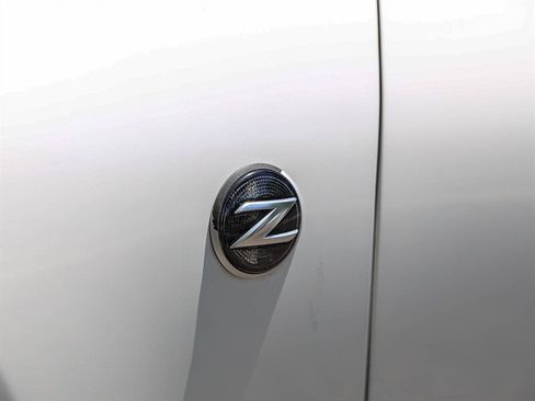 Used 2010 Nissan 370Z Coupe RWD image 34