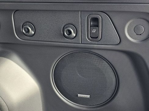 Certified 2025 Subaru Forester Limited image 12