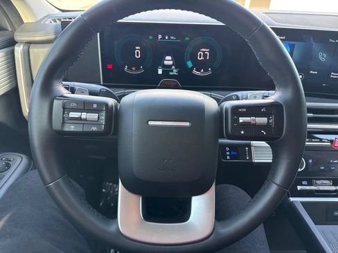 Used 2025 Hyundai Santa Fe SEL FWD image 18