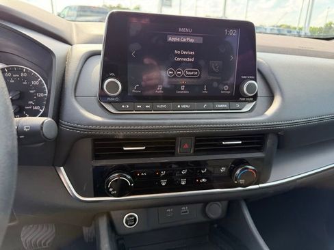 Used 2023 Nissan Rogue S image 16