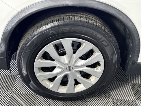 Used 2019 Nissan Rogue S image 10