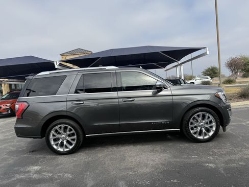 Used 2019 Ford Expedition Platinum image 7