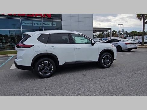 New 2026 Nissan Rogue SV image 32