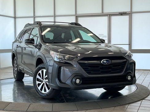 Used 2023 Subaru Outback Premium image 2