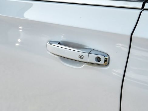 Used 2024 GMC Yukon XL Denali AWD/4WD image 52