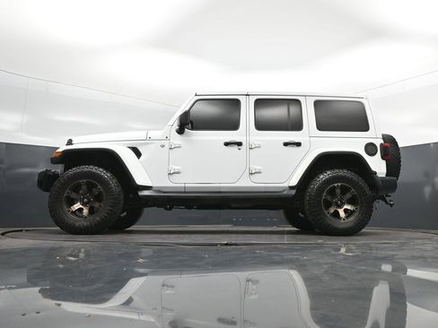 Used 2018 Jeep Wrangler Unlimited Sahara AWD/4WD image 41
