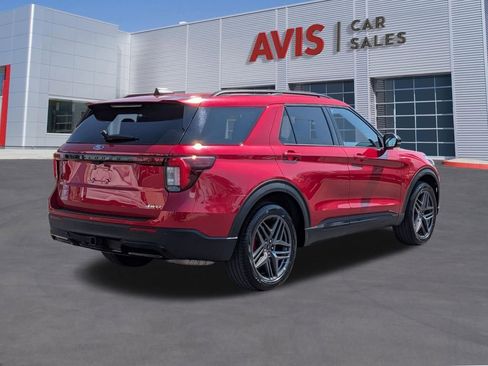 Used 2025 Ford Explorer ST-Line w/ ST-Line Street Pack AWD/4WD image 6