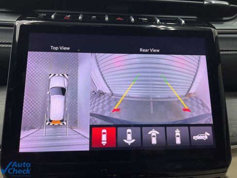 Used 2025 Jeep Grand Cherokee Limited w/ Luxury Tech Group II image 17