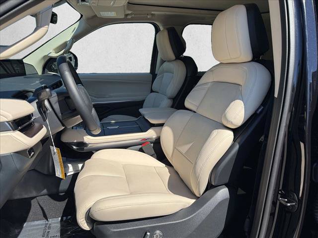 New 2027 Lincoln Navigator Reserve w/ Jet Appearance Package AWD/4WD image 4