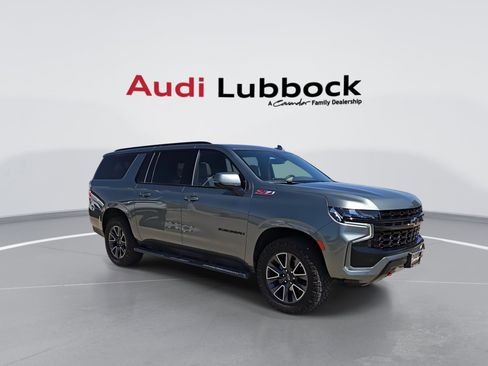Used 2023 Chevrolet Suburban Z71 w/ Luxury Package AWD/4WD image 2