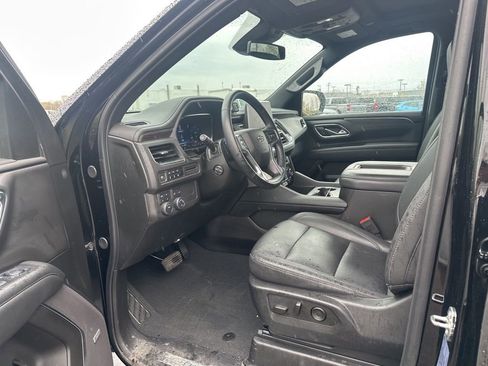 Used 2024 Chevrolet Suburban Z71 w/ Luxury Package AWD/4WD image 7