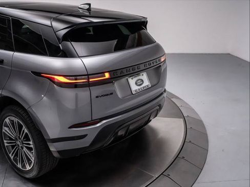 Used 2026 Land Rover Range Rover Evoque S AWD/4WD image 31
