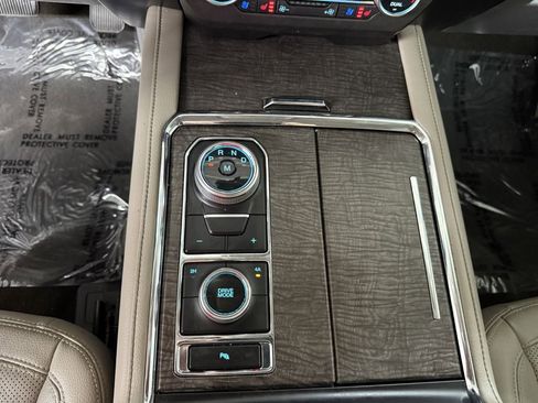 Used 2019 Ford Expedition Limited image 20