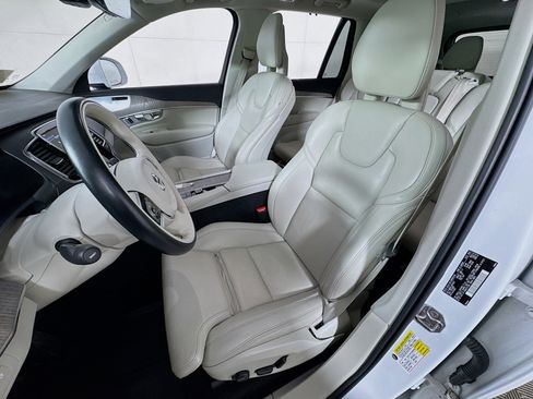 Used 2022 Volvo XC90 T8 Inscription w/ Advanced Package AWD/4WD image 16