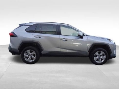 Used 2021 Toyota RAV4 XLE image 2
