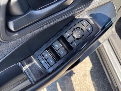 Used 2023 Nissan Rogue S FWD image 18