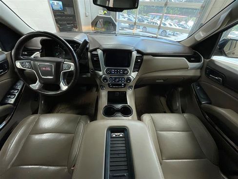 Used 2017 GMC Yukon SLT w/ Premium Edition AWD/4WD image 22