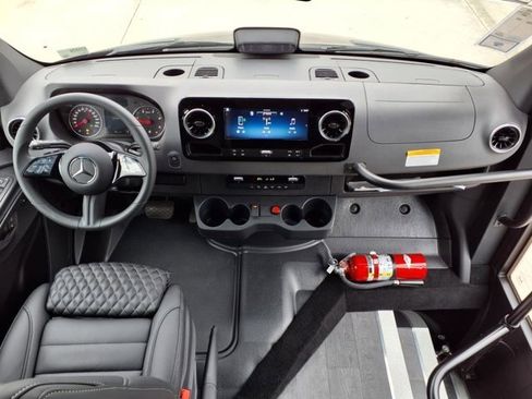 New 2025 Mercedes-Benz Sprinter 3500 image 4