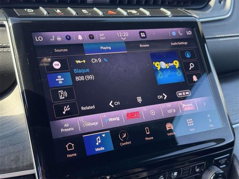 Used 2025 Jeep Grand Cherokee L Limited w/ Luxury Tech Group II image 19